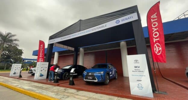 Toyota Mirai, vehículo propulsado a hidrógeno y otros modelos electrificados fueron presentados por primera vez en SENATI