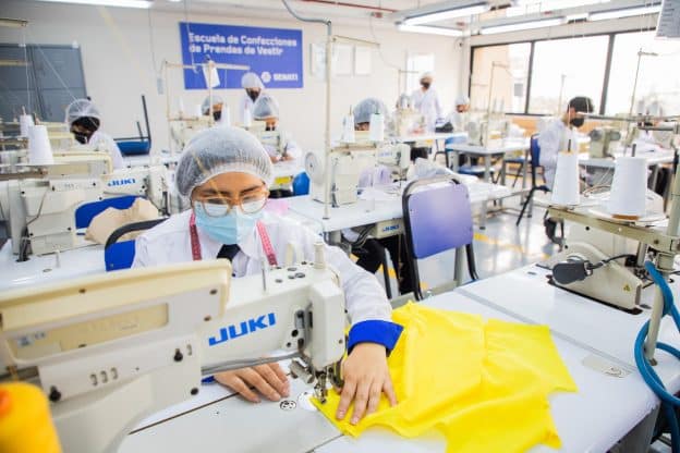Industria textil: ¿cuál es su importancia y qué carreras puedes estudiar?