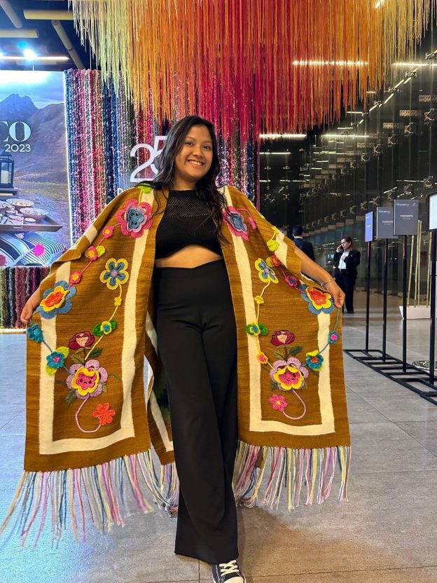 Alumna de SENATI destaca en el Perú Moda con su colección inspirada en la artesanía ayacuchana